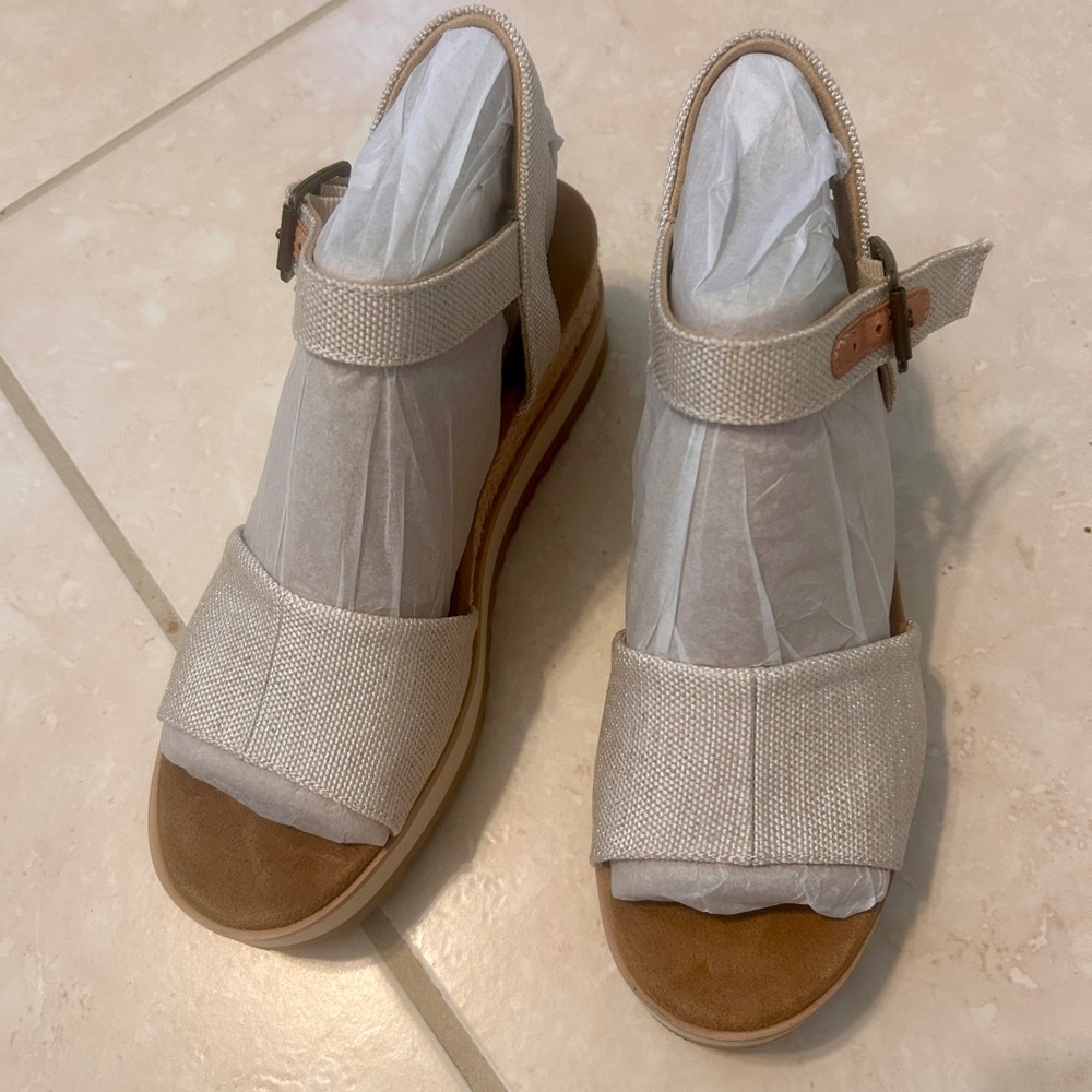 Toms Cream Platform Sandals - Picture 2 of 5